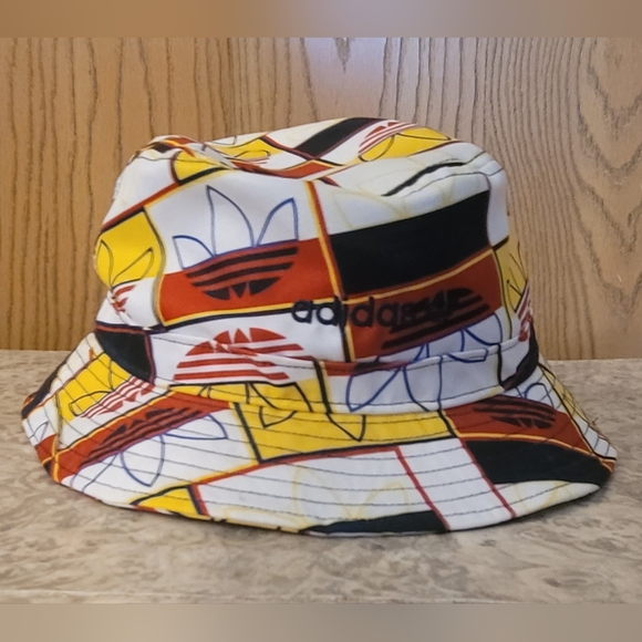 Adidas Originals All-Over Print Logo Play Bucket Hat - Picture 3 of 4